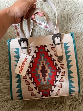 Wrangler Aztec Crossbody Tote in Cream, Teal & Red